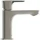 Ein Wasserhahn aus Metall in silberner Farbe mit einem schlanken Design und einer klaren Form. Ideal Standard Marke, geeignet für moderne Badezimmeranwendungen.